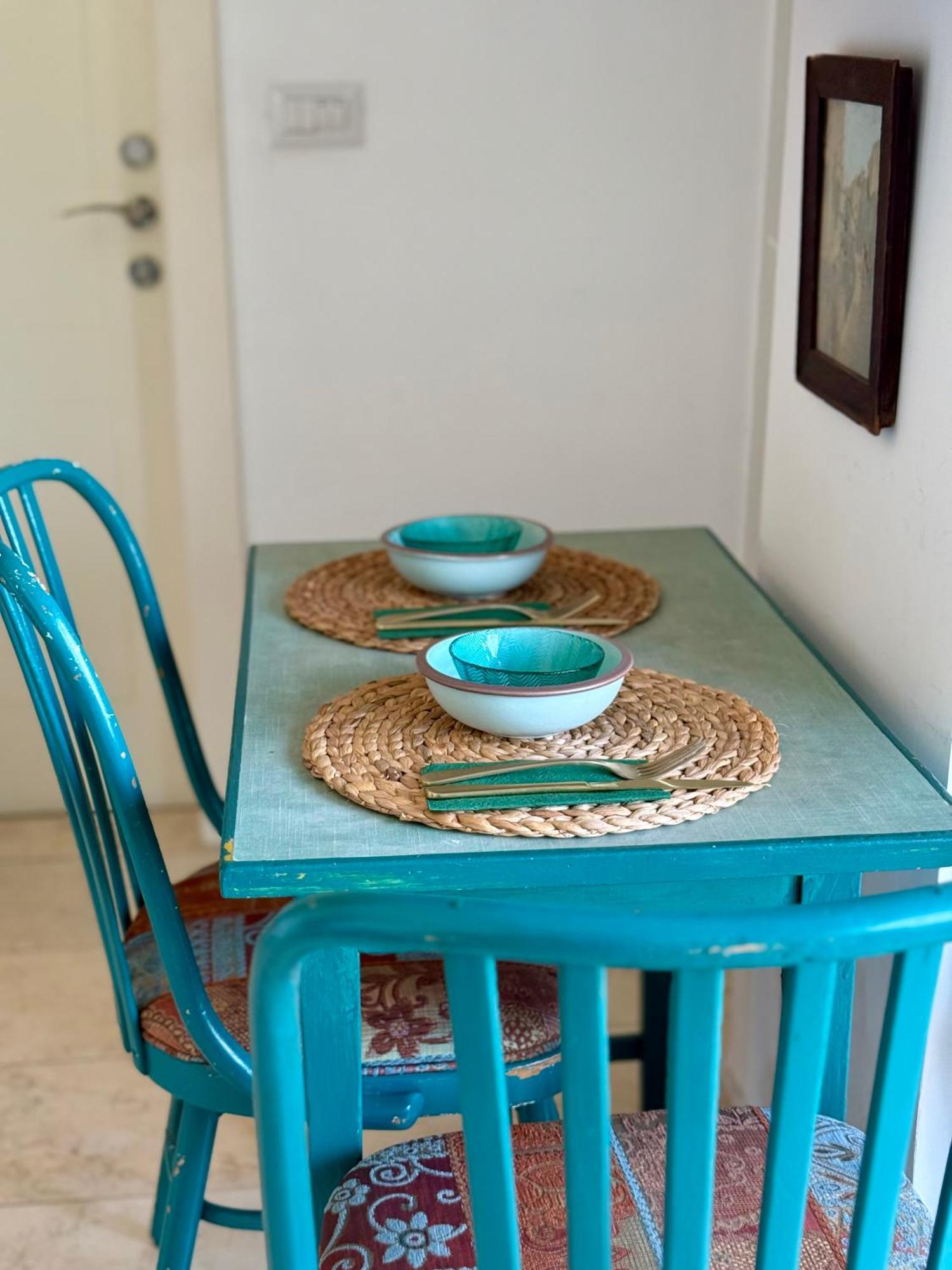 Lovely 1-bedroom In The Location Apartment *